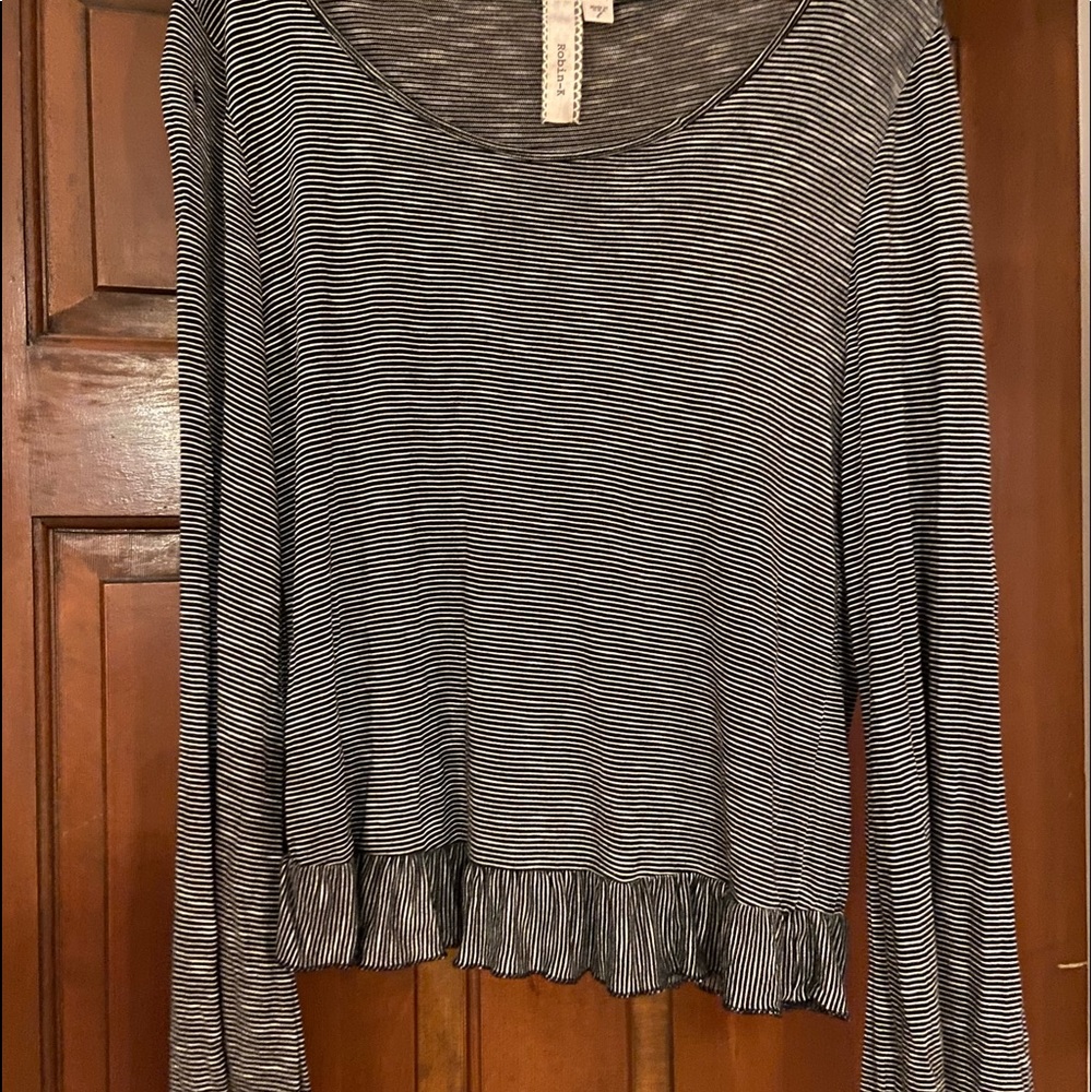 Black and white stripe top